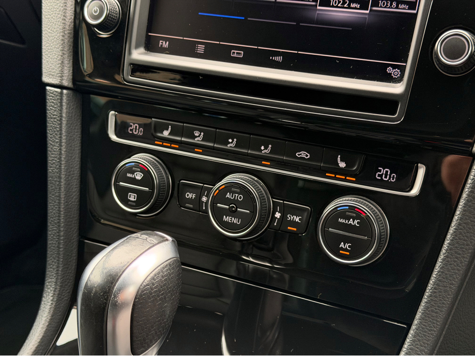 2016 Volkswagen Golf - image 22