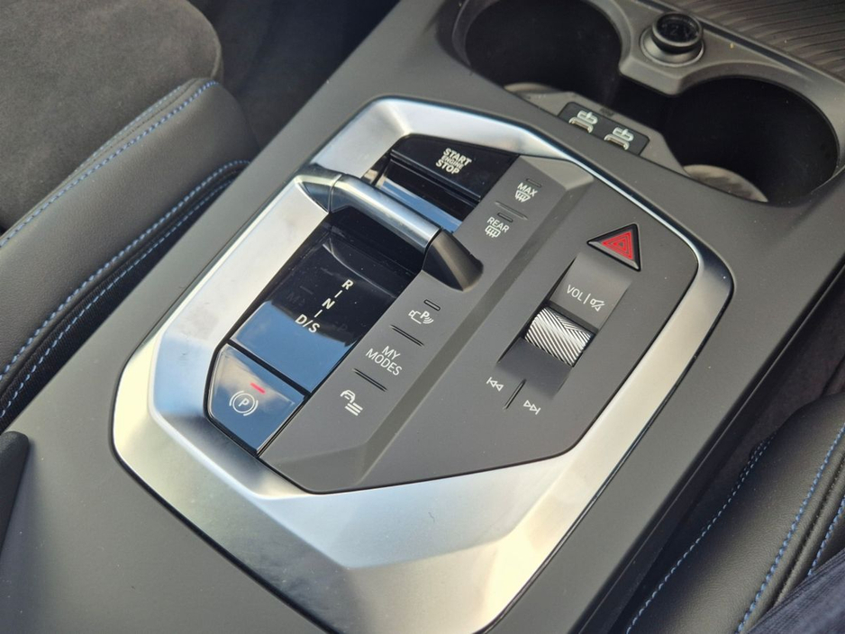 2025 BMW 2 Series - image 9