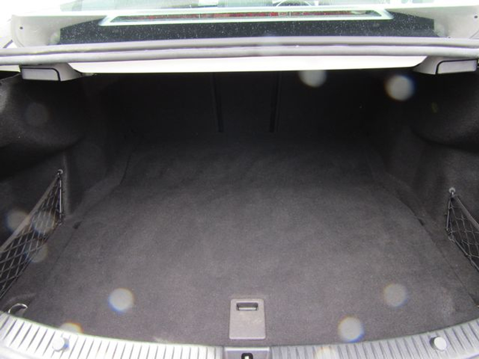 2016 Mercedes-Benz C Class - image 38