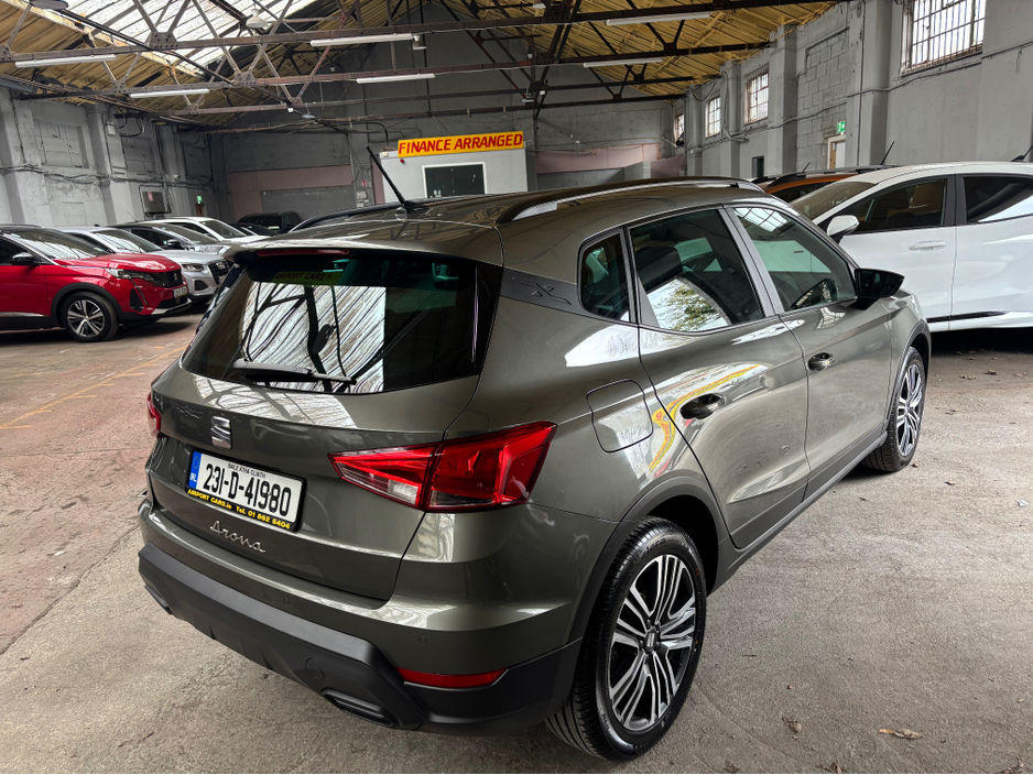 2023 SEAT Arona - image 7