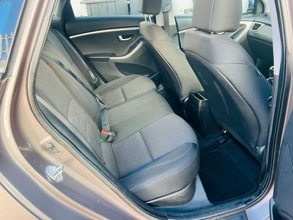 2013 Hyundai i30 - image 9