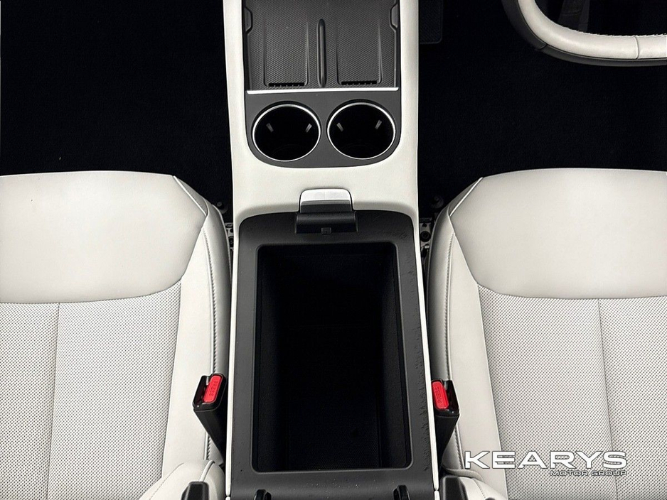 2025 Xpeng G6 - image 14