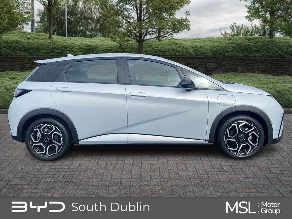 2025 BYD Dolphin - image 7