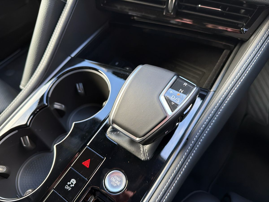 2026 Volkswagen Touareg R-Line (COMMERCIAL)