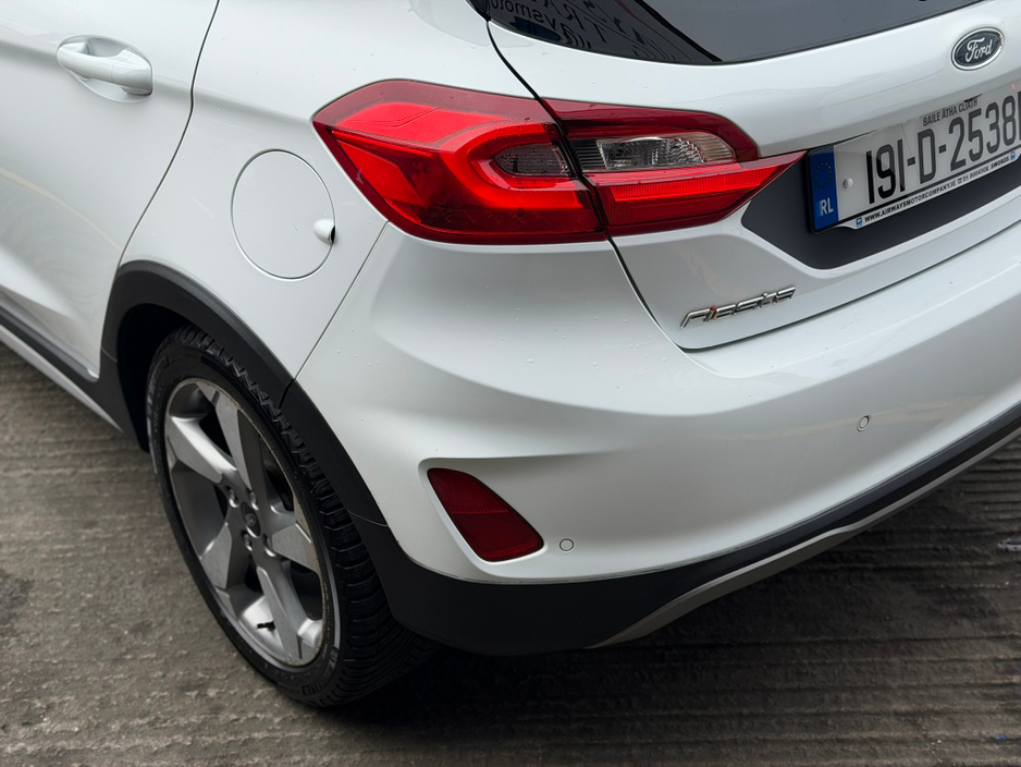 2019 Ford Fiesta - image 25