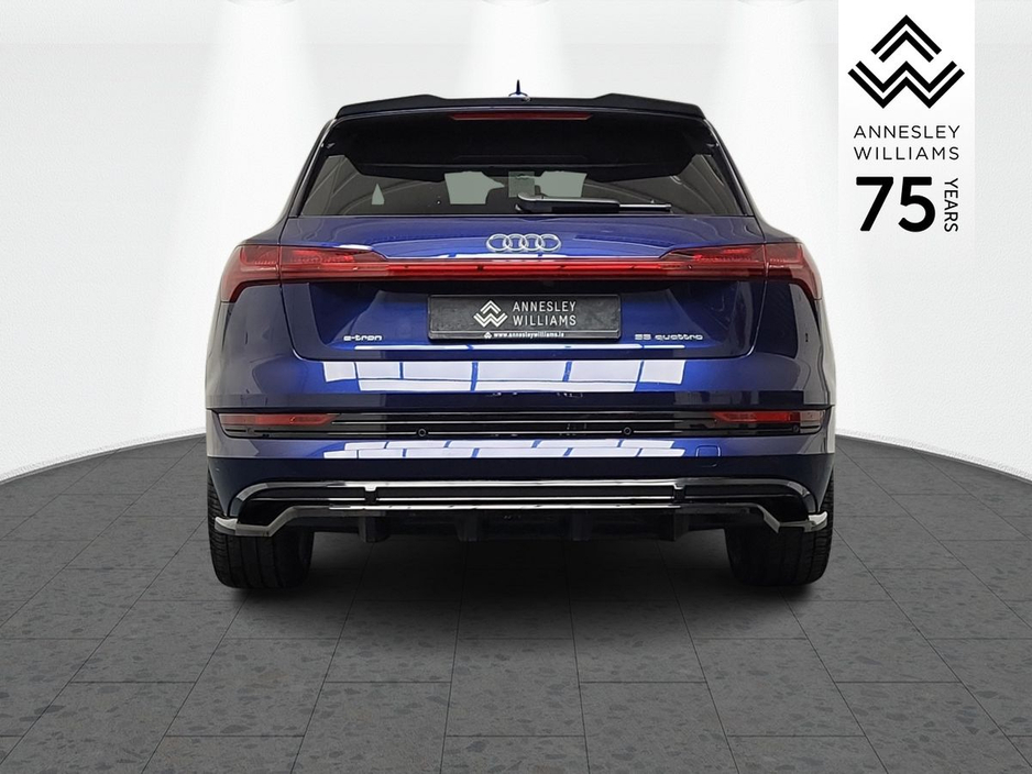 2023 Audi e-tron - image 7