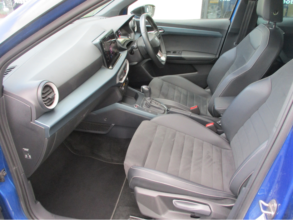 2023 SEAT Arona - image 13