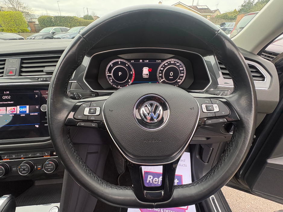 2018 Volkswagen Tiguan - image 25