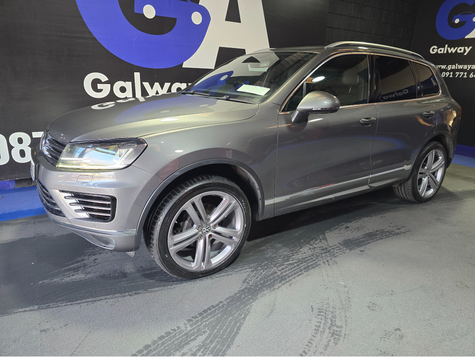 2017 Volkswagen Touareg V6 R-LINE-FULLY SERVICED WITH NEW TYRES €26,450