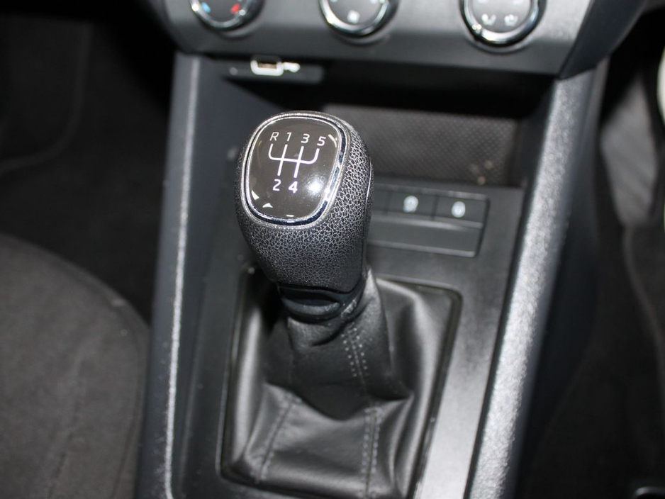 2019 Skoda Octavia - image 19