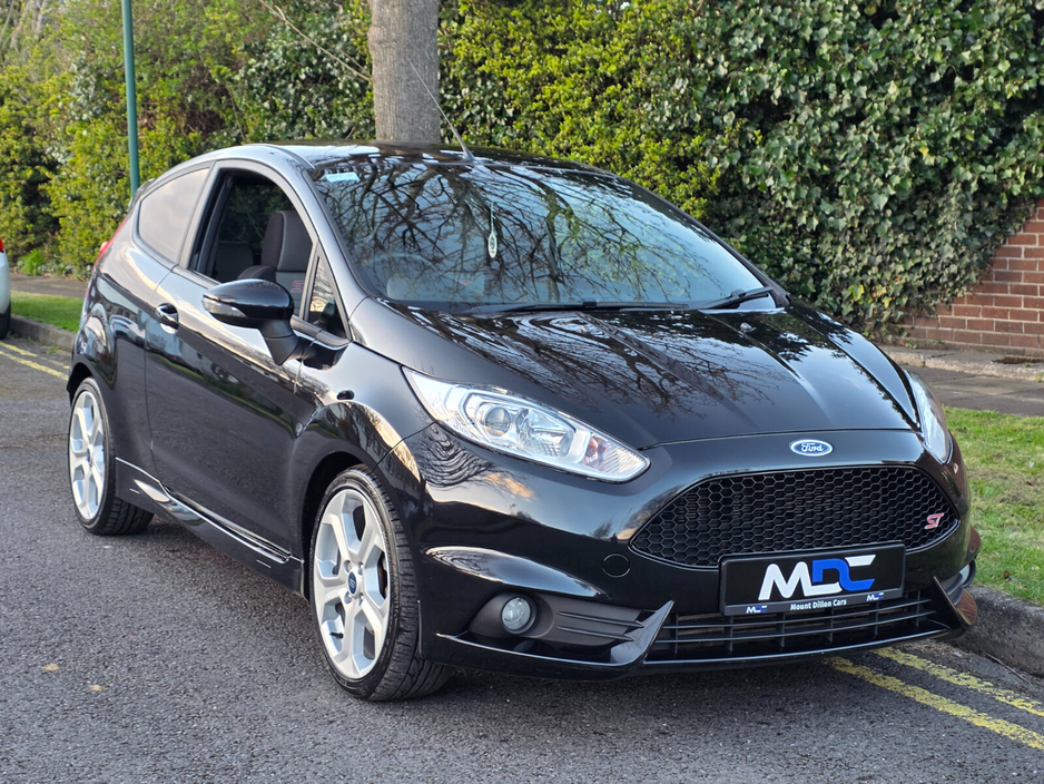 2014 Ford Fiesta - image 4