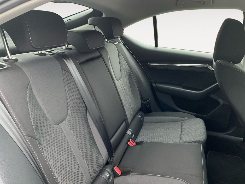 2022 Skoda Octavia STYLE 2.0 TDI 115HP 5DR €27,500