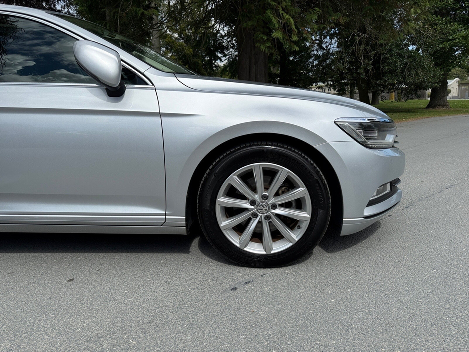 2016 Volkswagen Passat - image 14