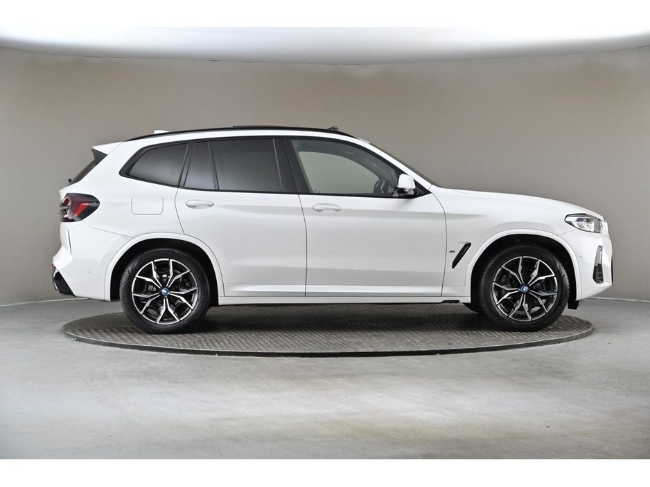 2023 BMW X3 - image 11