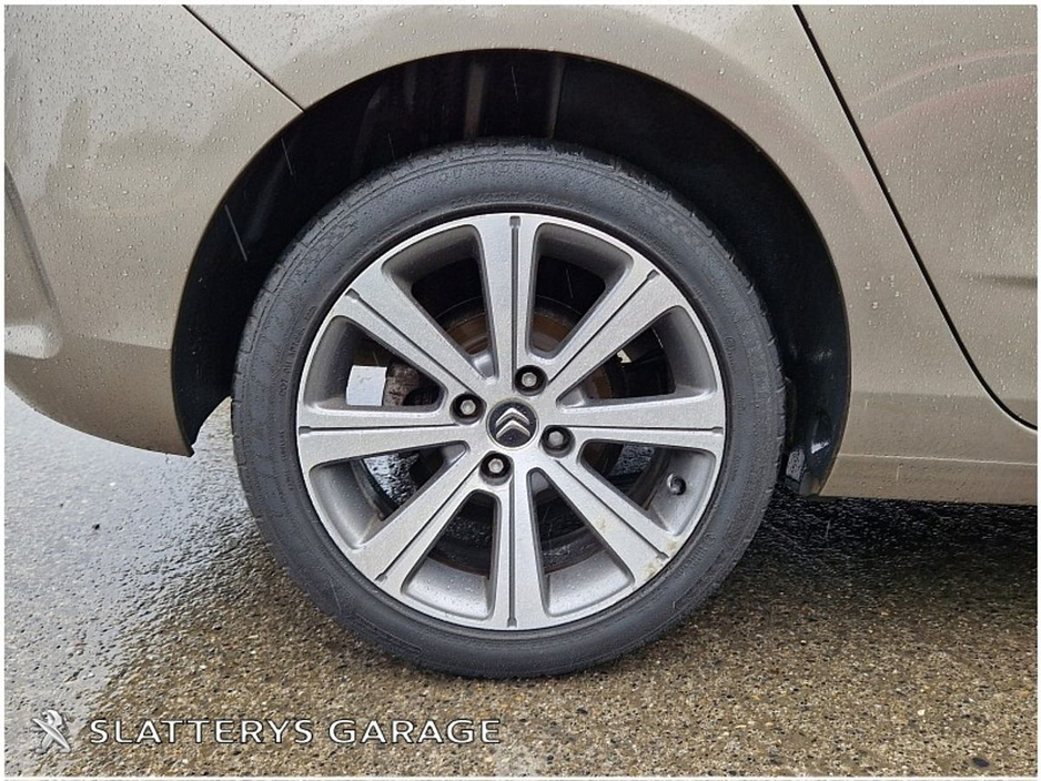 2017 Citroen C4 - image 9