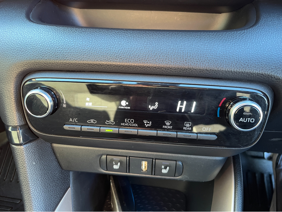 2020 Toyota Yaris - image 17