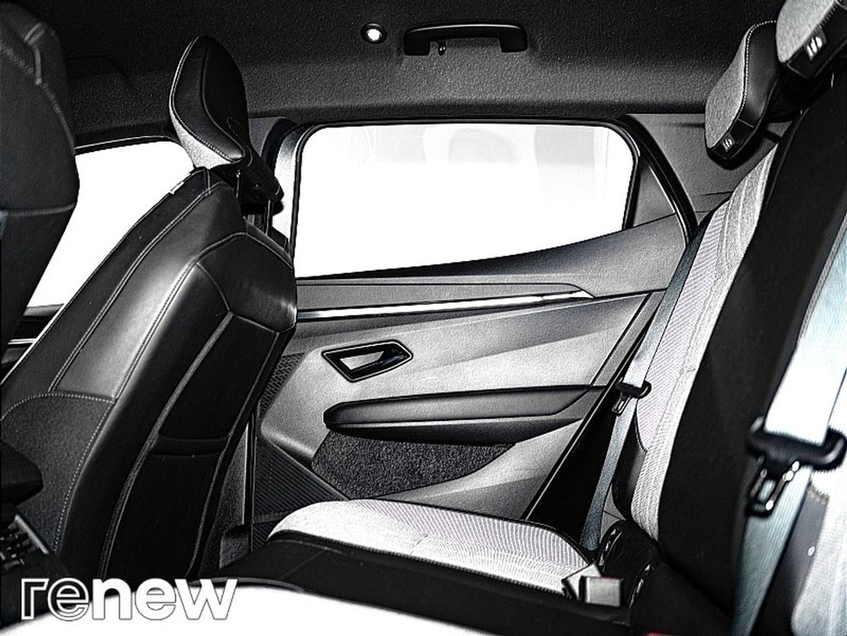 2024 Renault Megane E-Tech - image 11