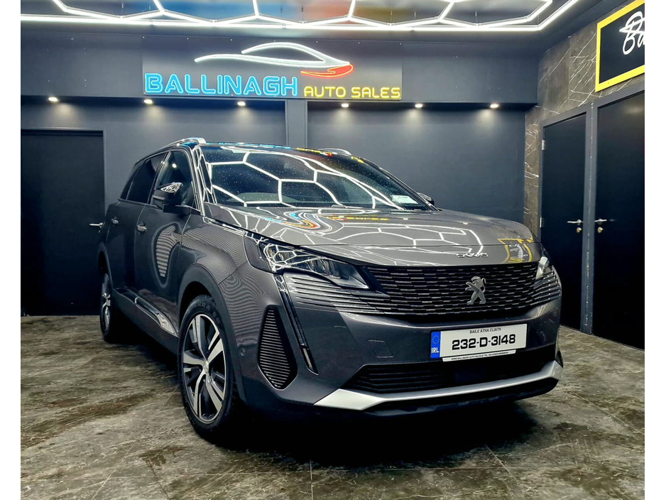 2023 Peugeot 5008 - image 14