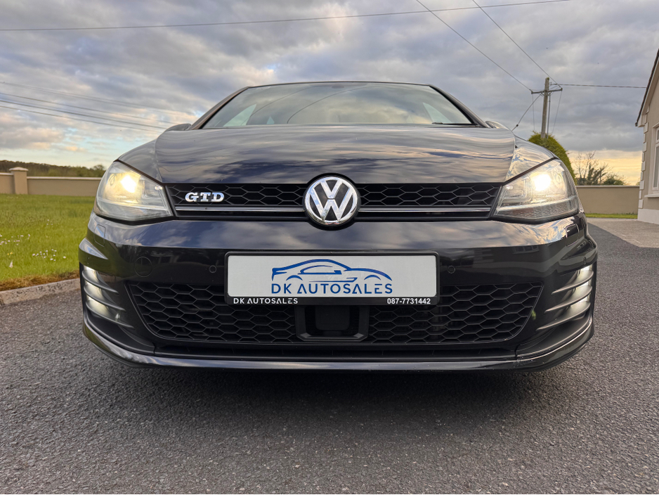 2017 Volkswagen Golf - image 5