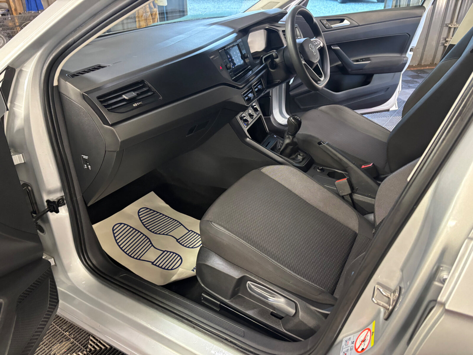 2022 Volkswagen Polo - image 18