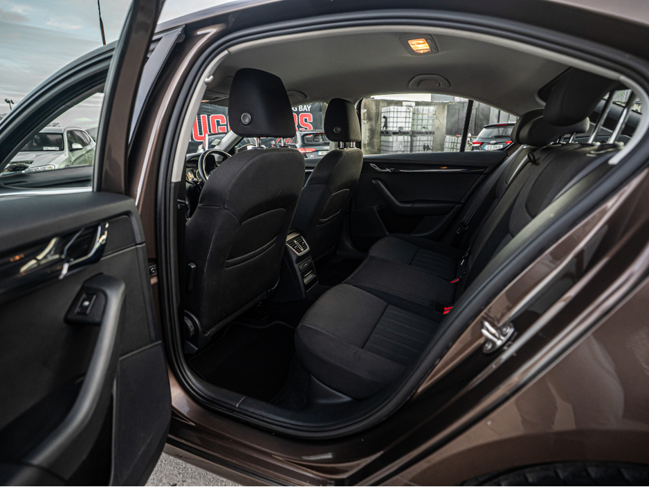 2018 Skoda Octavia - image 29