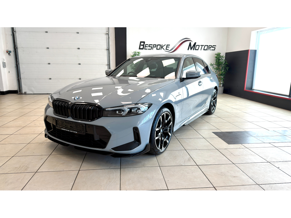 2025 BMW 3 Series - image 25