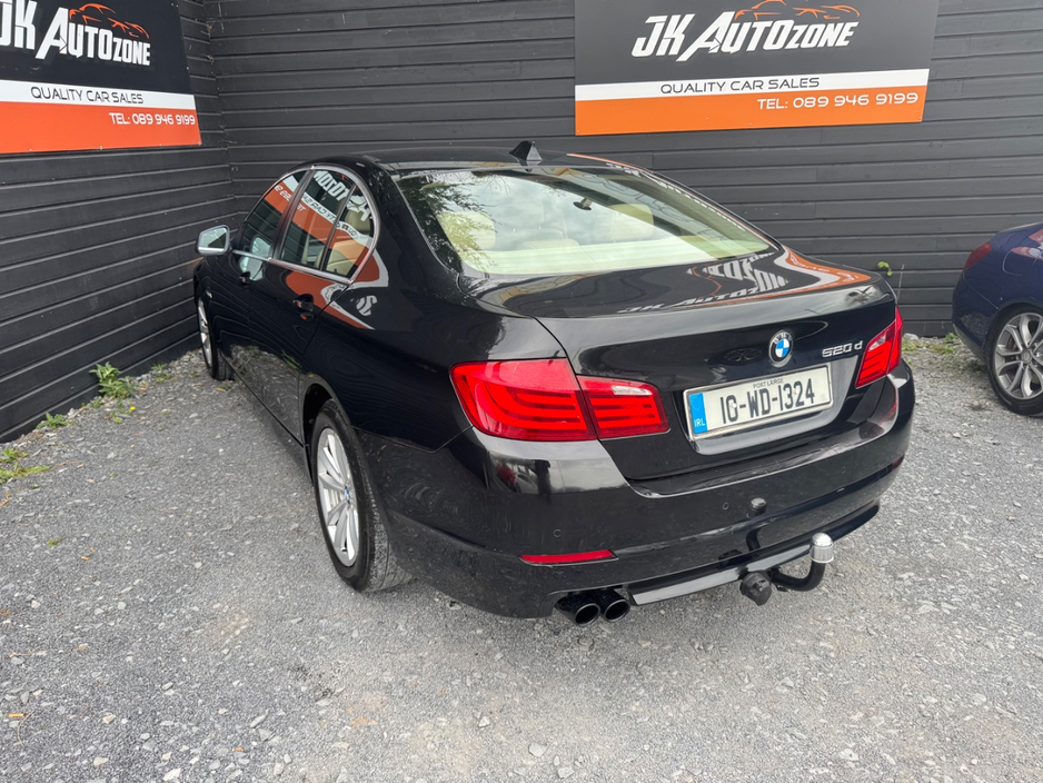 2010 BMW 5 Series - image 5