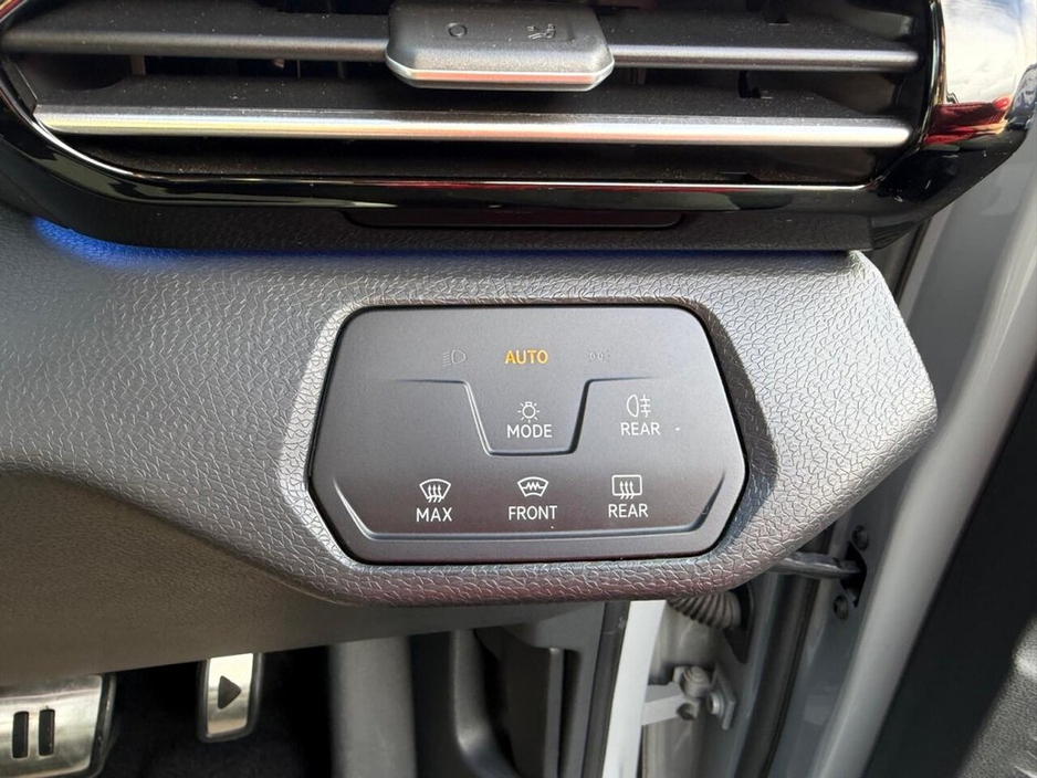 2023 Volkswagen ID.4 - image 30