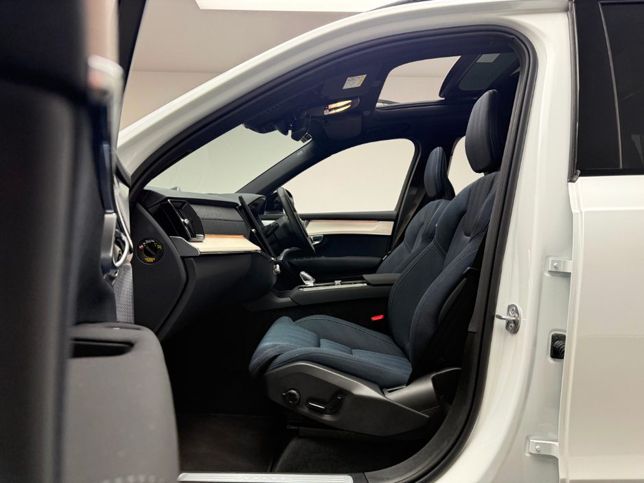 2025 Volvo XC90 - image 19