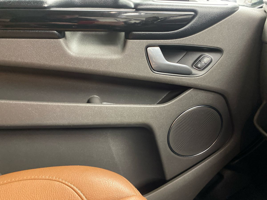 2022 Ford Tourneo Custom - image 11