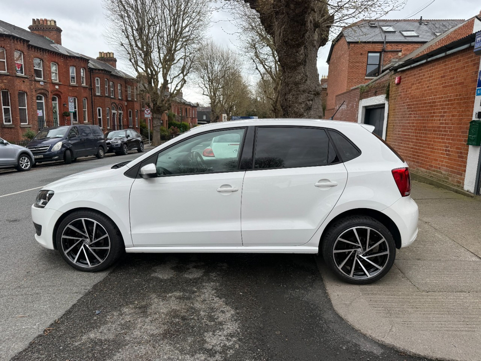 2013 Volkswagen Polo - image 9