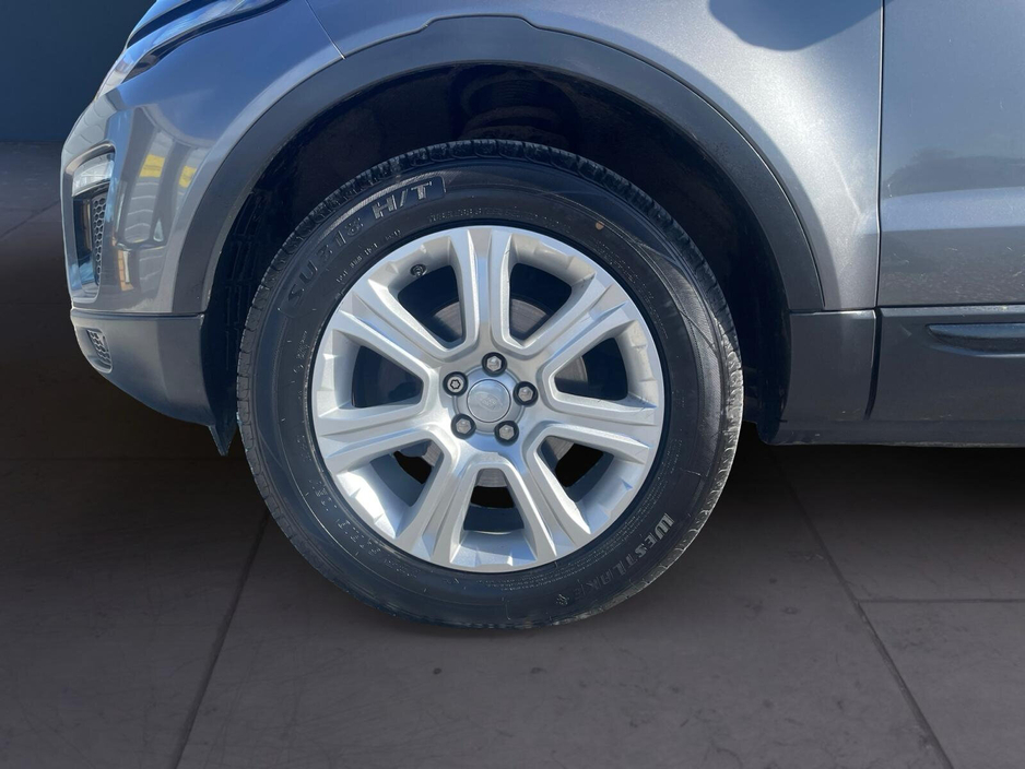 2018 Land Rover Range Rover Evoque - image 9