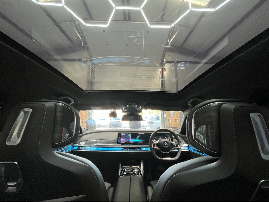 2024 BMW i7 - image 27