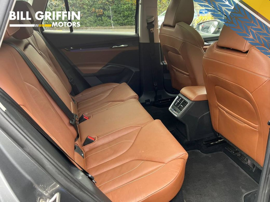 2022 Skoda Enyaq - image 9