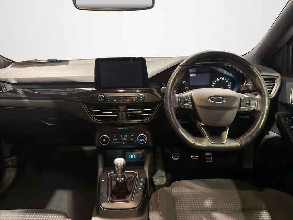 2021 Ford Focus "Compact, classy and ridiculously easy to love" €23,888