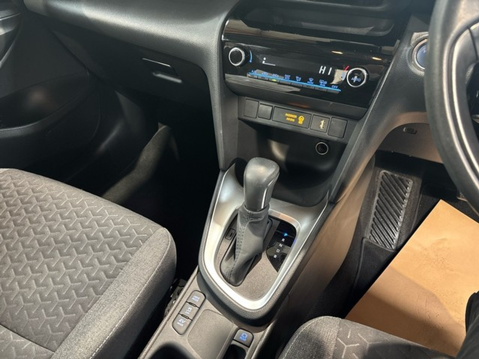 2023 Toyota Yaris Cross LUNA HYBRID AUTO €28,500