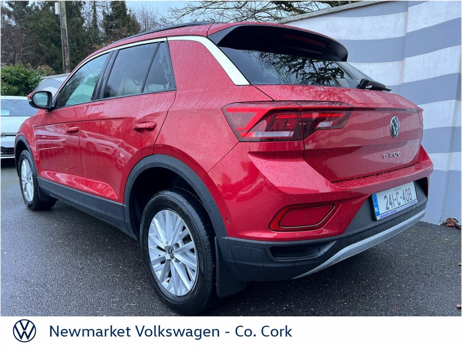 2024 Volkswagen T-Roc - image 18