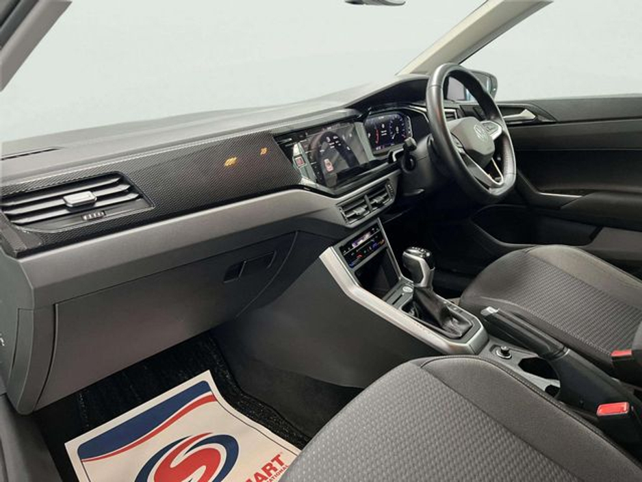 2022 Volkswagen Polo - image 27