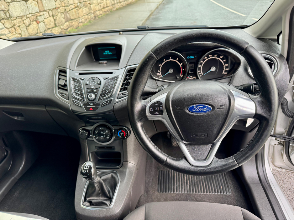 2015 Ford Fiesta ZETEC 1.2L !!! €7,950