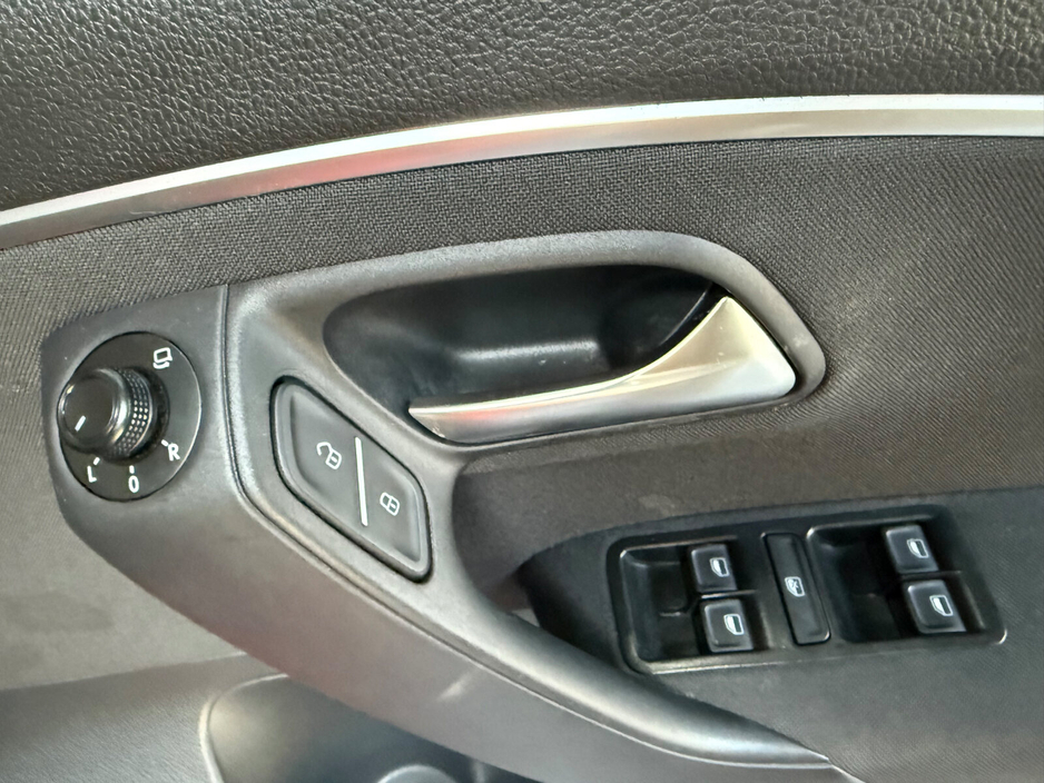 2016 Volkswagen Polo - image 19