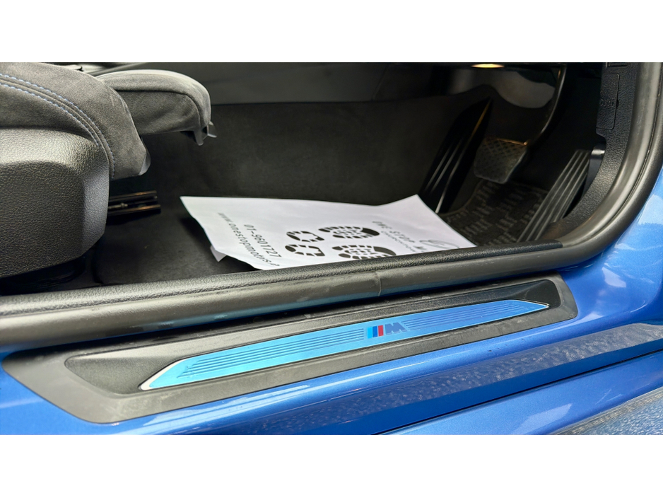 2017 BMW 3 Series - image 12