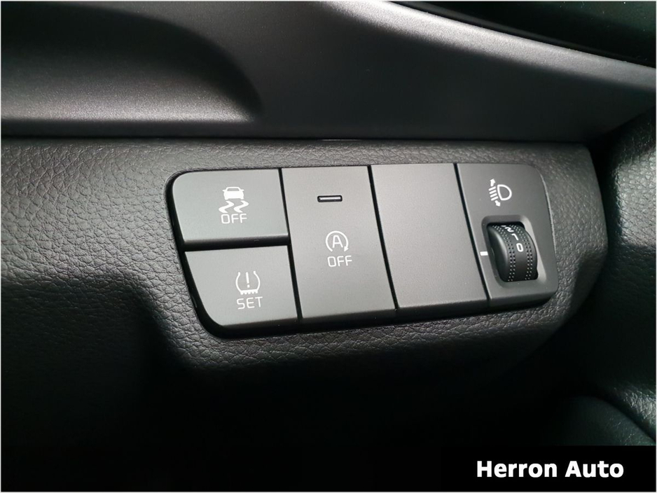 2024 Kia Stonic - image 10