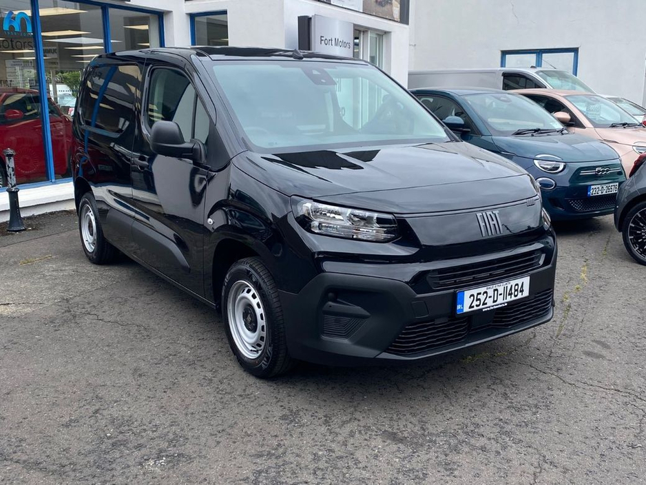 2025 Fiat Doblo SWB 1.5TD (100HP) 650KG Payload , 3 Front Seats €21,995