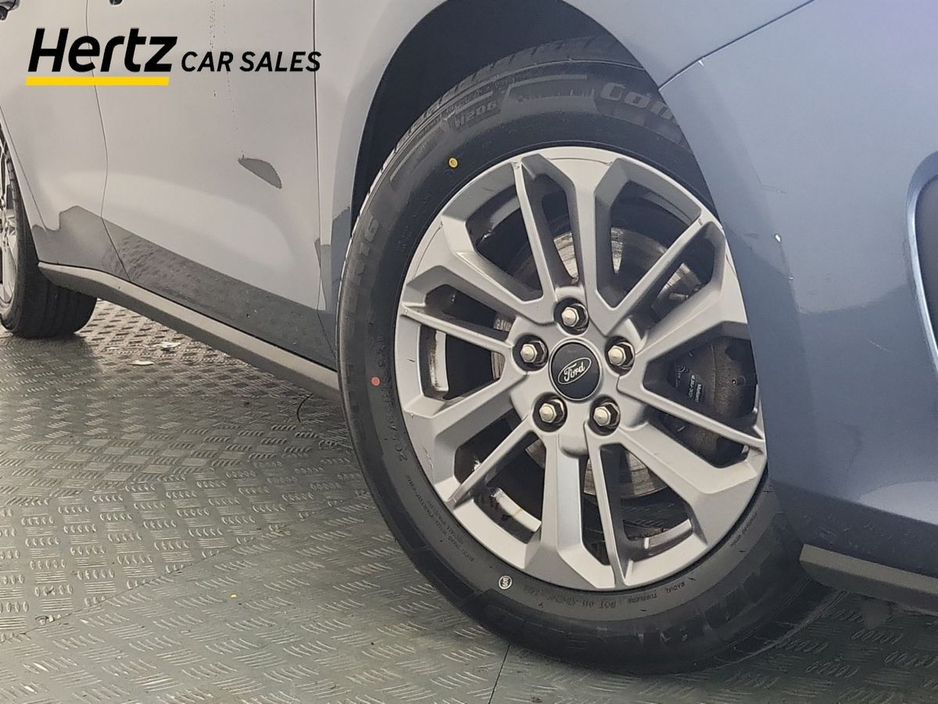 2023 Ford Focus - image 6