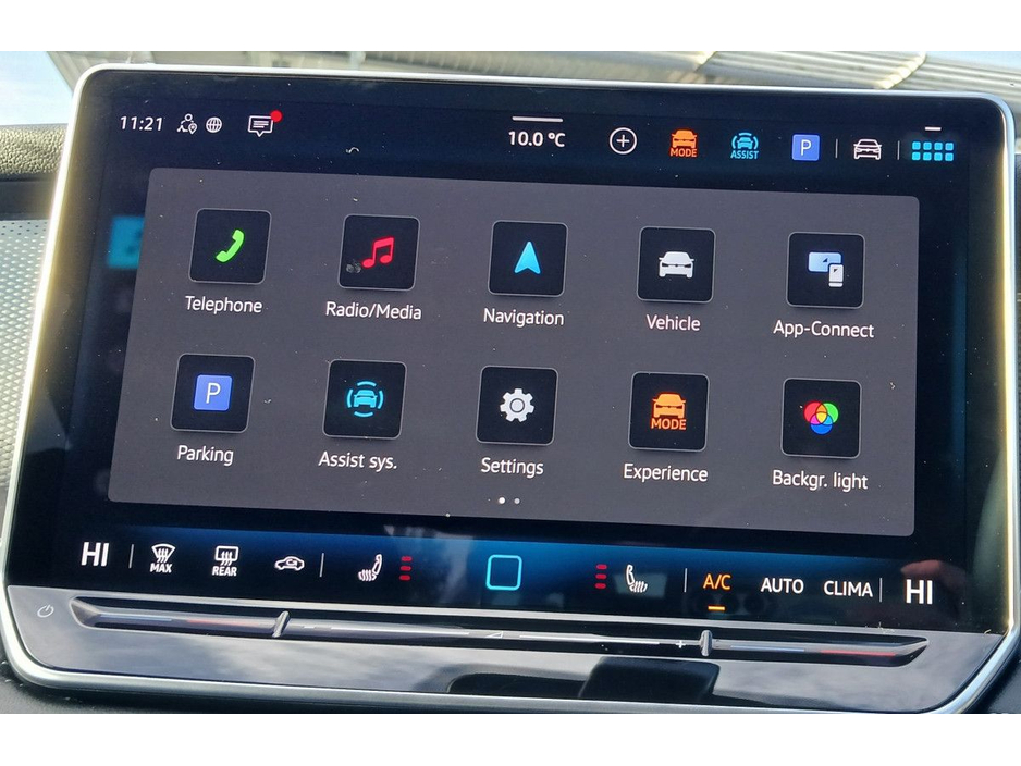 2025 Volkswagen Tayron - image 13