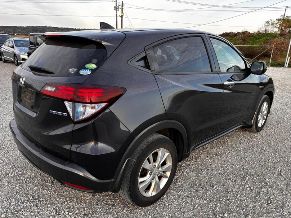 2014 Honda Vezel - image 4