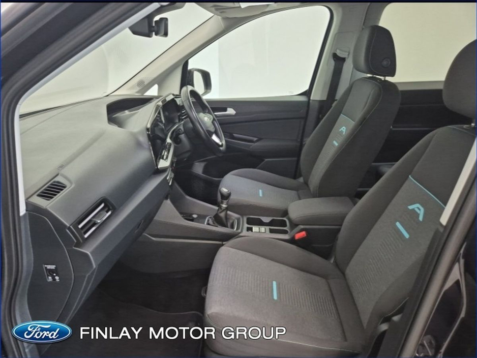 2023 Ford Transit Connect - image 4