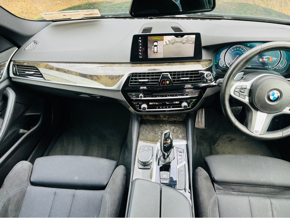 2019 BMW 5 Series ALLOYS // REVERSE CAM // PARKING SENSORS €31,950