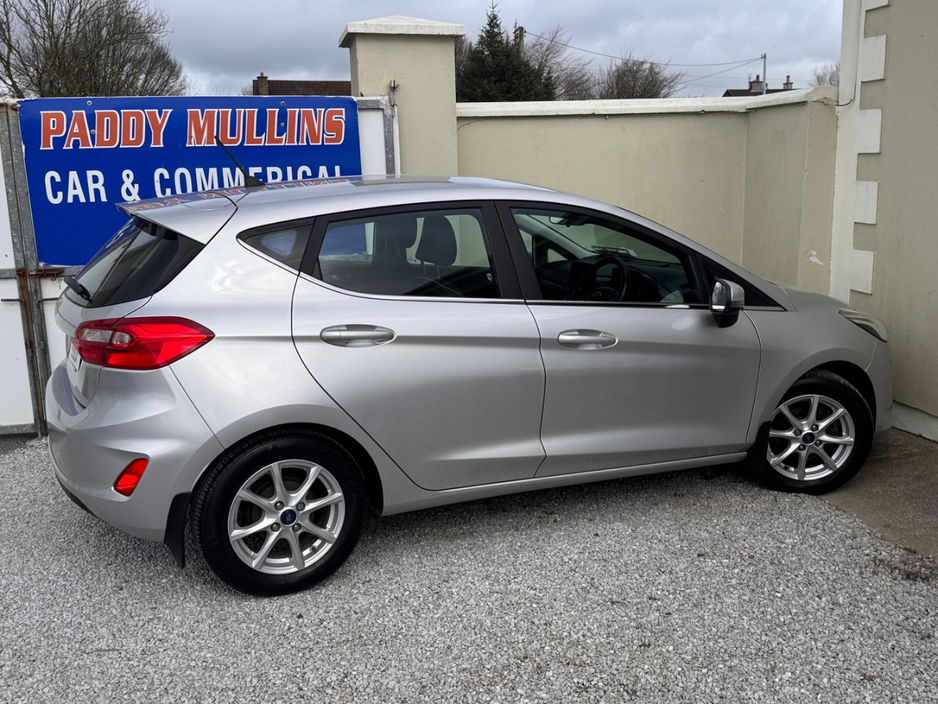 2018 Ford Fiesta - image 5