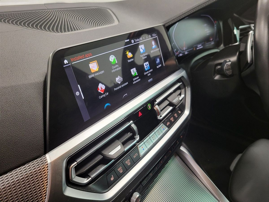 2023 BMW 4 Series - image 19